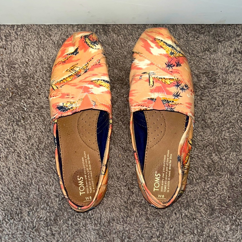Toms Shoes